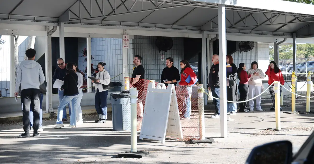 Florida starts English - only policy for driver license testing