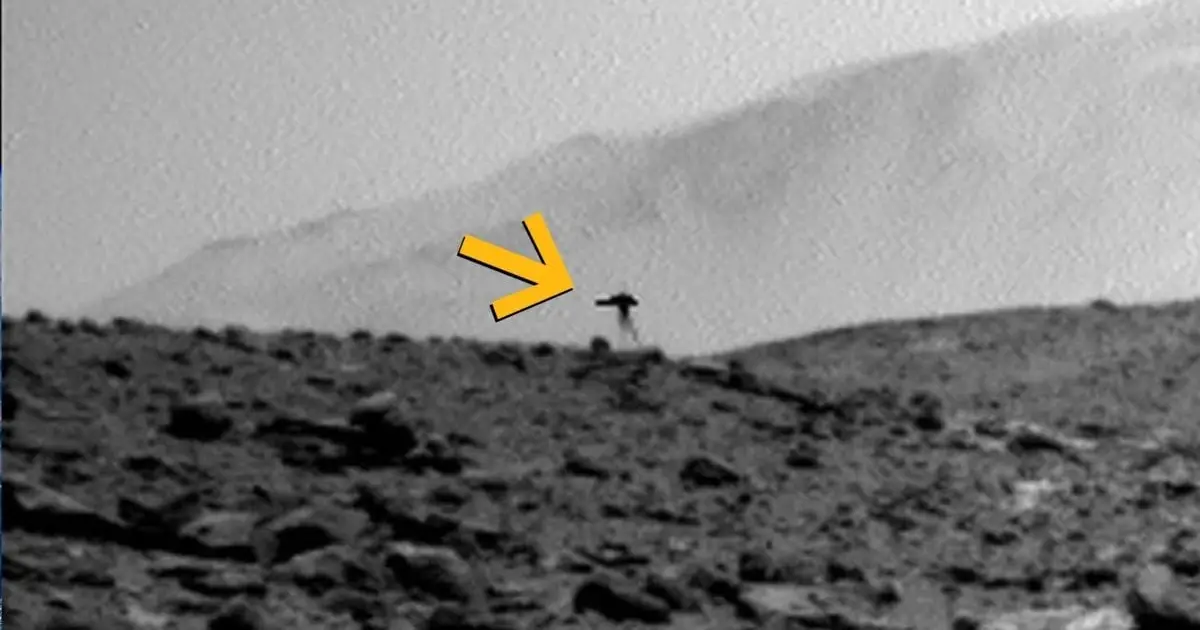NASA Spots a Bizarre 'Jellyfish' Floating on Mars. Here's What We Know.