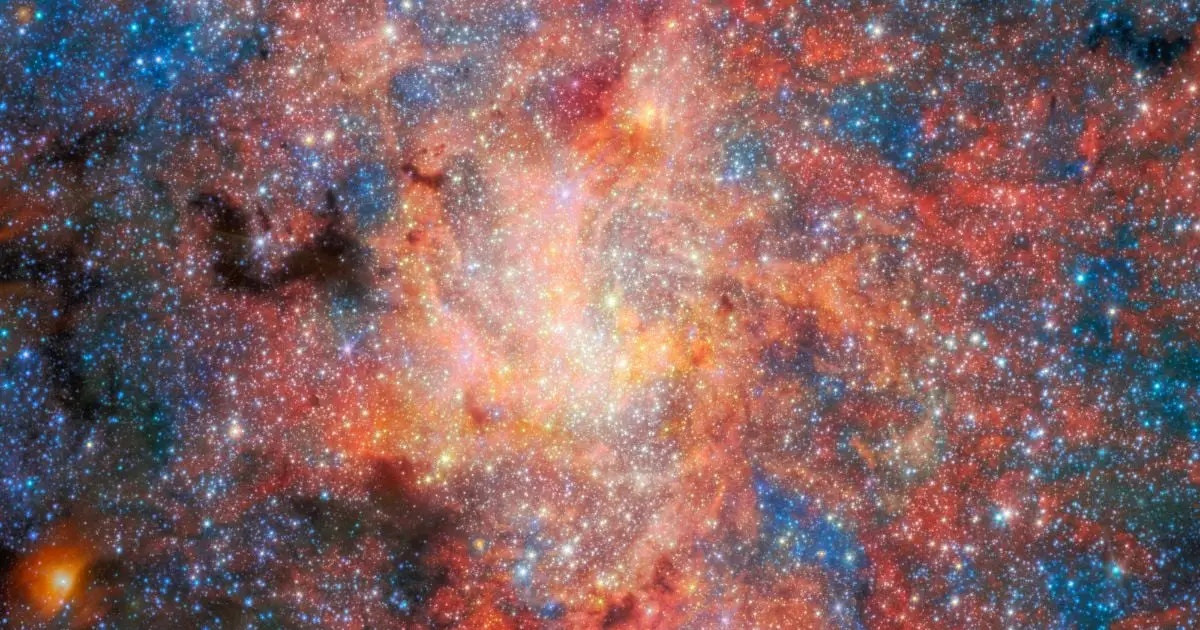 'Especially Exciting': JWST Finds Water Surviving Surprisingly Close to Our Galaxy's Supermassive Black Hole
