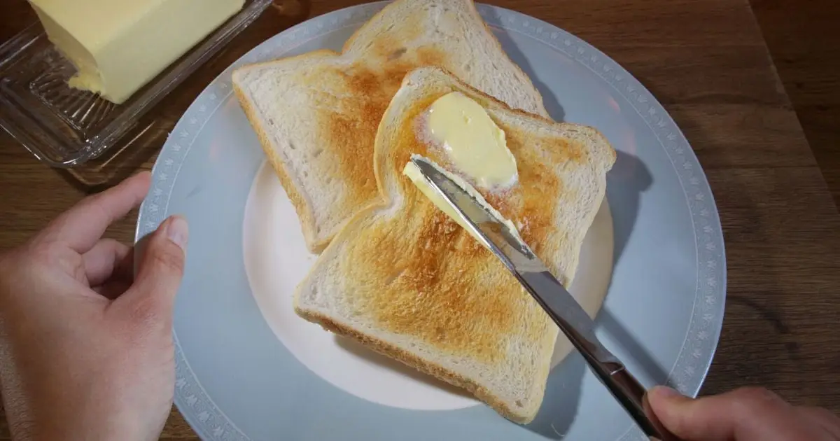 Researchers Put Spinach Directly Into Bread And Saw The Body's Insulin Response Change