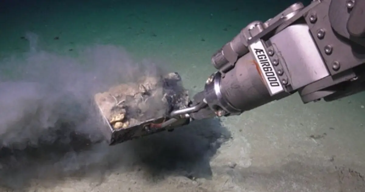 Scientists Dug Into a Weird Patch on The Seafloor. They Unearthed a Watery Grave