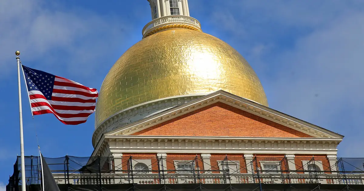 Recent Massachusetts  Manufacturer of the Year  winner to close Burlington facility