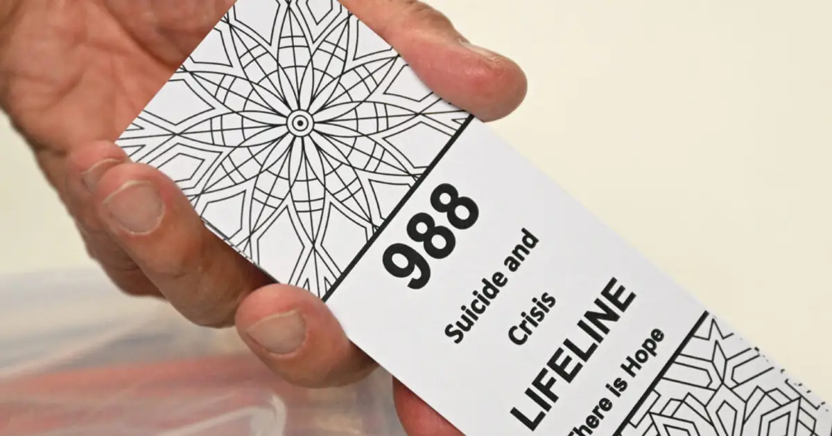Males who discuss suicide seek help less often than females, report finds