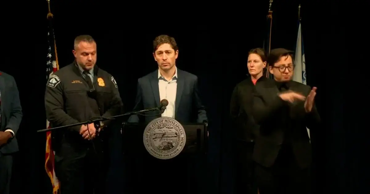Minneapolis Mayor Calls on Trump to End ICE Raids After 2nd Shooting :  How Many More Americans Need to Die ?