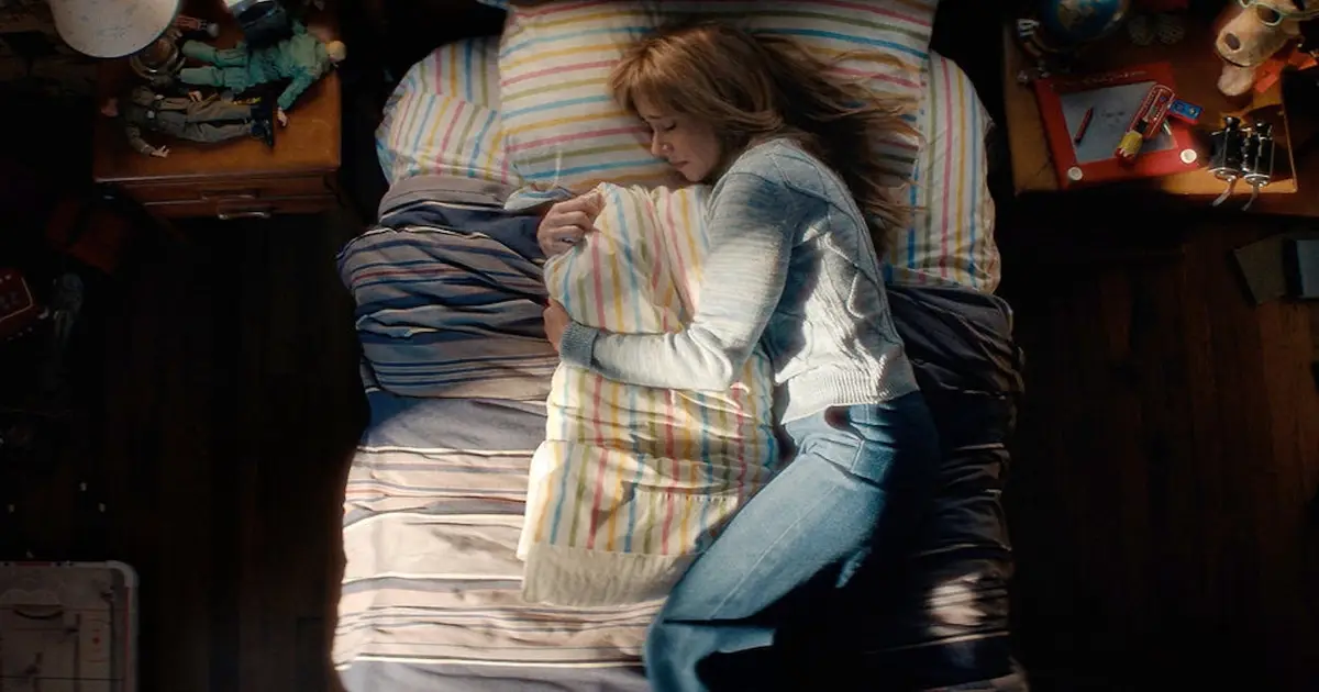 ‘Crystal Lake’ Review: Linda Cardellini Elevates Peacock’s Wobbly ‘Friday the 13th’ Prequel Series